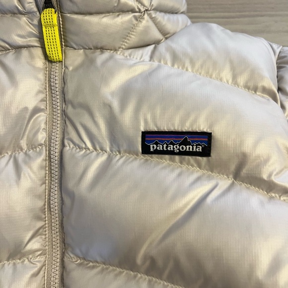 Girls Patagonia Hi-Loft Down Coat - Picture 3 of 3